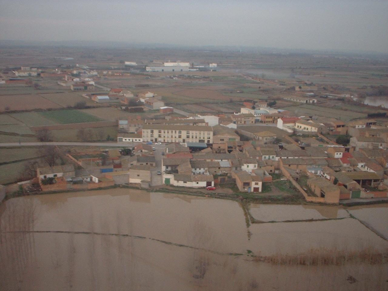 Crecida del Ebro el día 7-02-03 a su paso por la provincia de Zaragoza. 05