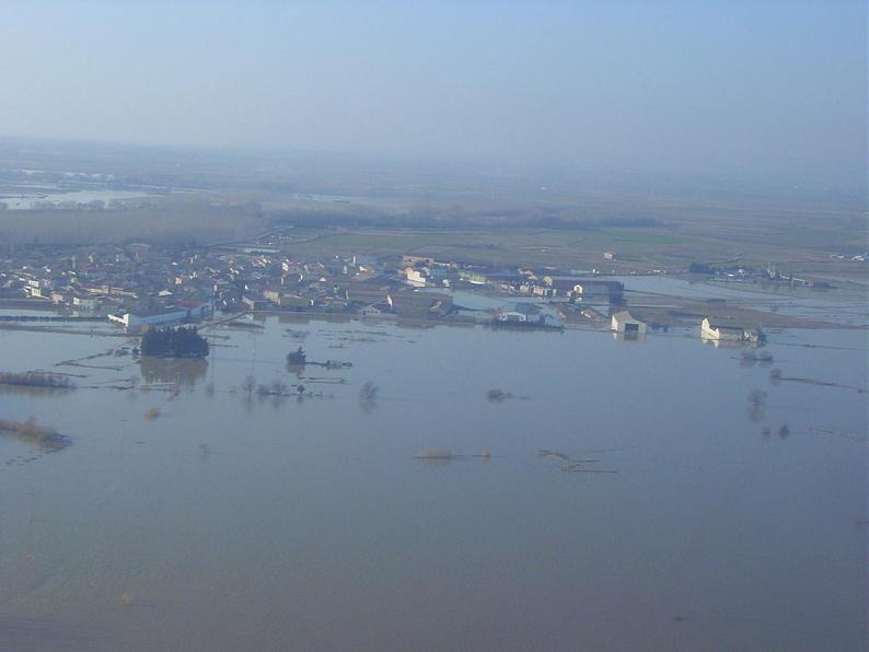 Crecida del Ebro el día 8-02-03 a su paso por la provincia de Zaragoza