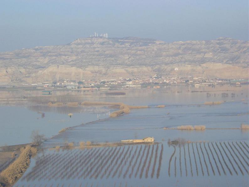 Crecida del Ebro el día 8-02-03 a su paso por la provincia de Zaragoza