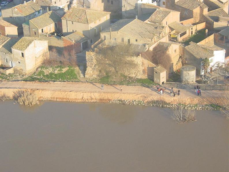 Crecida del Ebro el día 8-02-03 a su paso por la provincia de Zaragoza