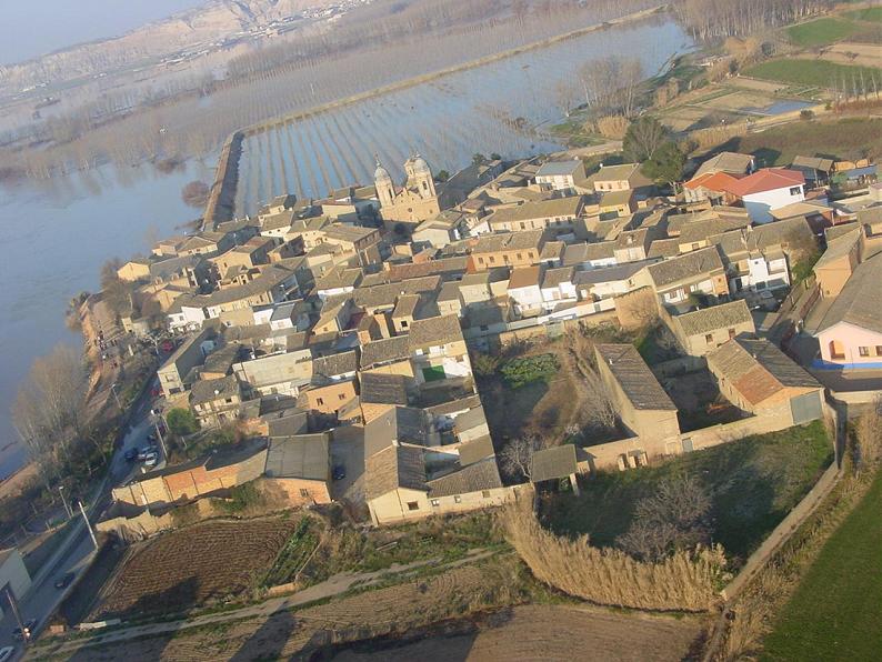 Crecida del Ebro el día 8-02-03 a su paso por la provincia de Zaragoza