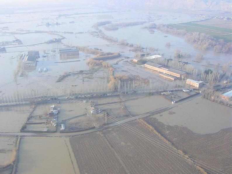 Crecida del Ebro el día 8-02-03 a su paso por la provincia de Zaragoza