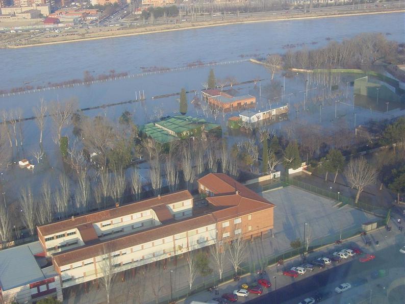 Crecida del Ebro el día 8-02-03 a su paso por la provincia de Zaragoza