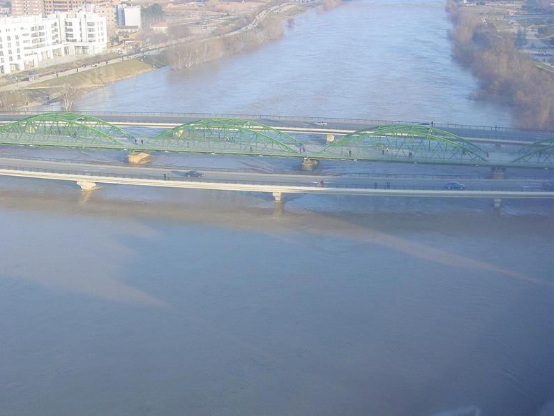 Crecida del Ebro el día 8-02-03 a su paso por la provincia de Zaragoza