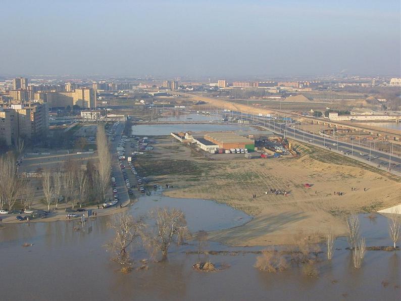 Crecida del Ebro el día 8-02-03 a su paso por la provincia de Zaragoza