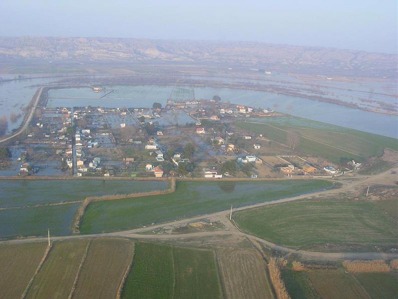 Crecida del Ebro el día 8-02-03 a su paso por la provincia de Zaragoza