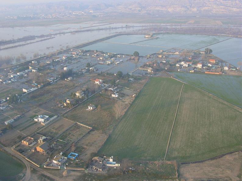 Crecida del Ebro el día 8-02-03 a su paso por la provincia de Zaragoza