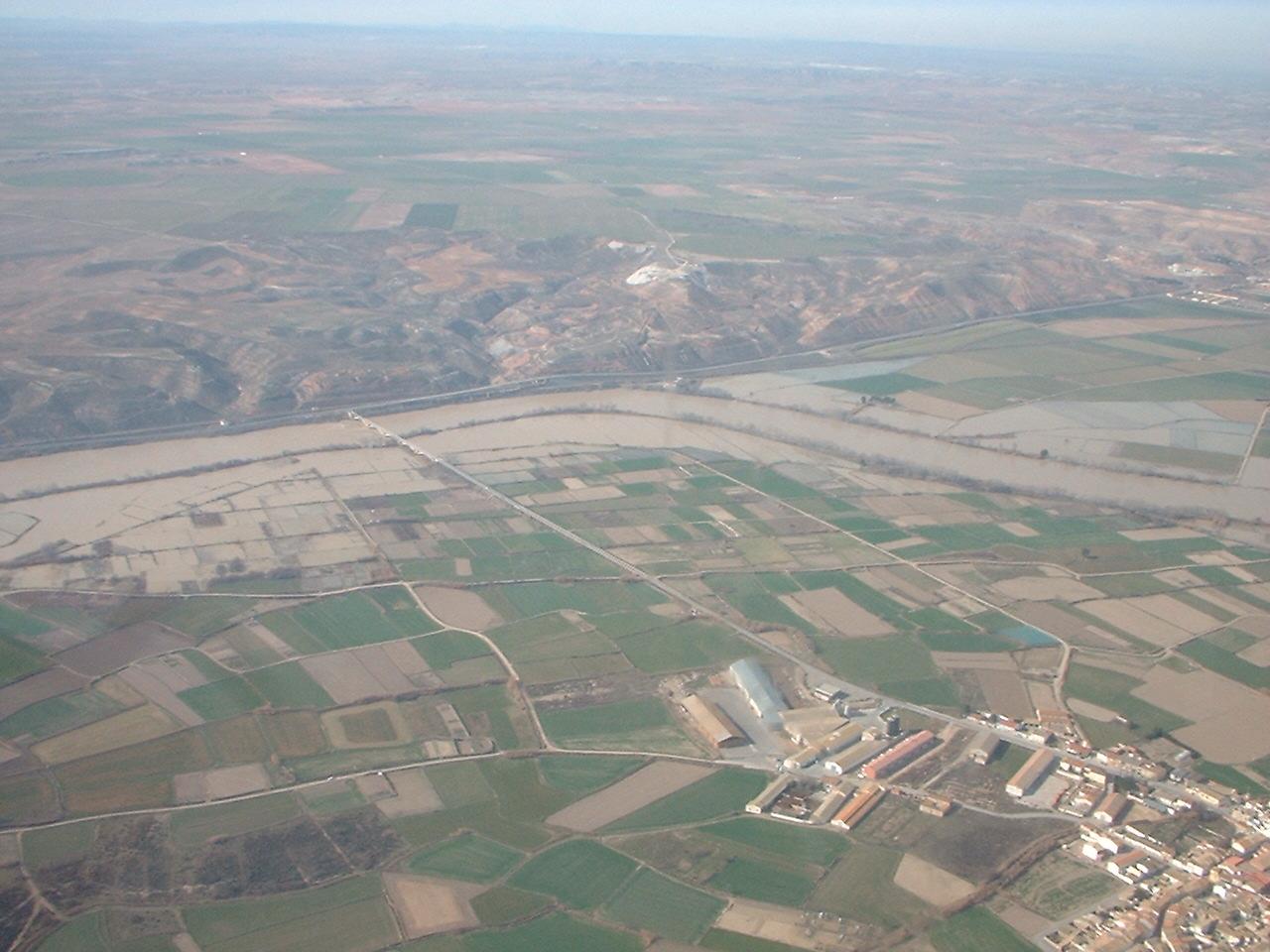 Crecida del Ebro el día 9-02-03 a su paso por la provincia de Zaragoza. 14.