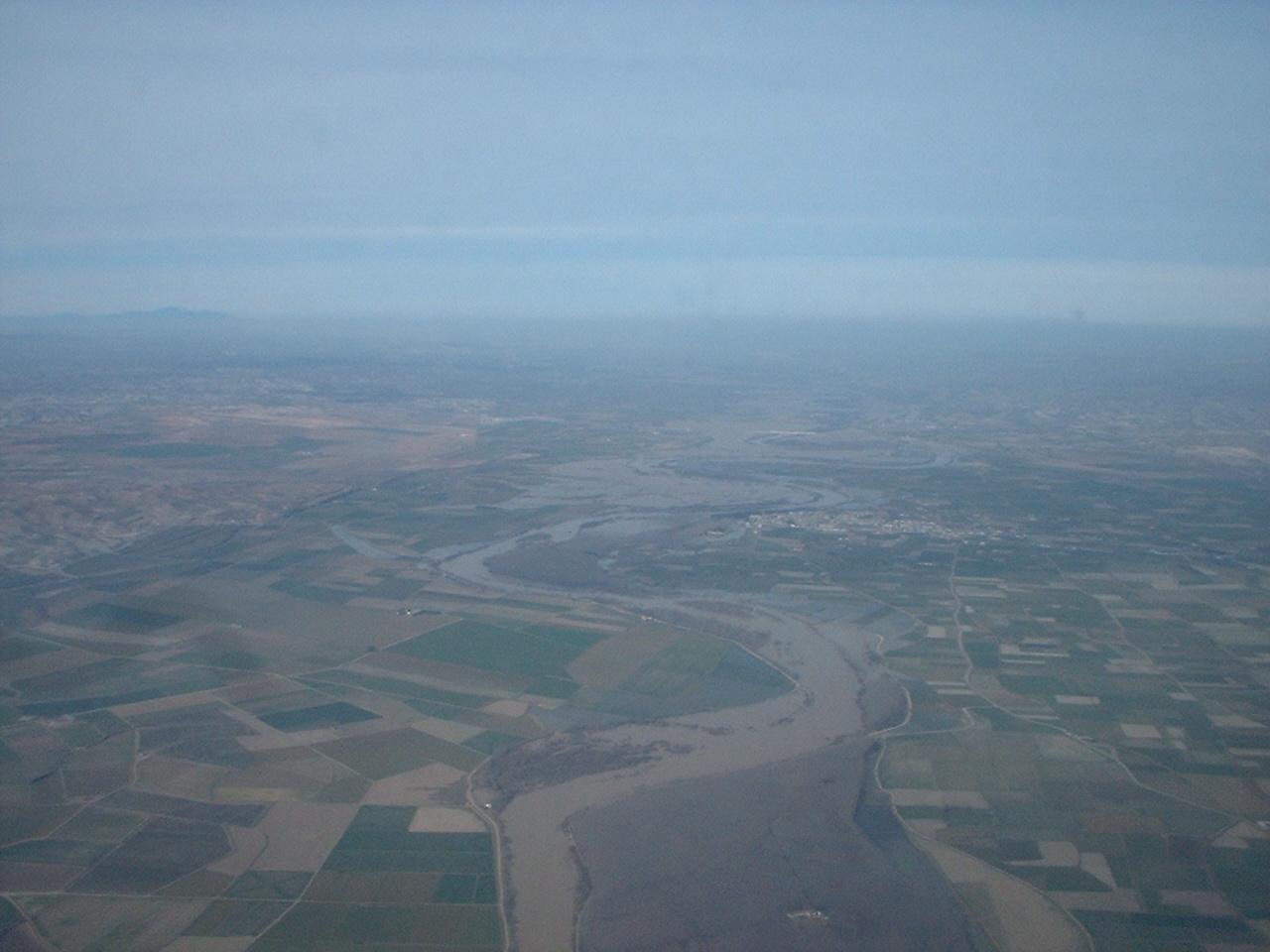 Crecida del Ebro el día 9-02-03 a su paso por la provincia de Zaragoza. 16.