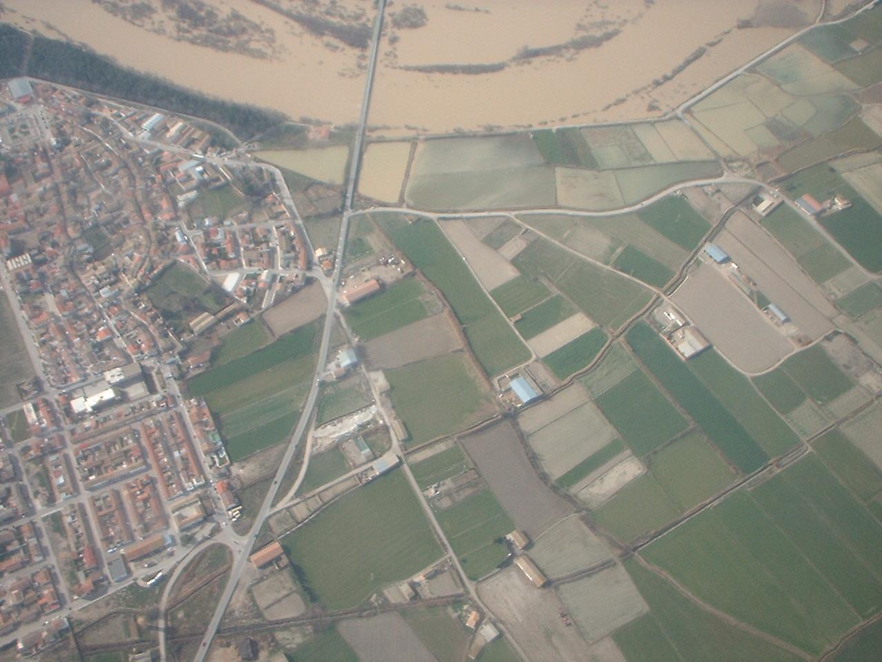 Crecida del Ebro el día 9-02-03 a su paso por la provincia de Zaragoza. 19.