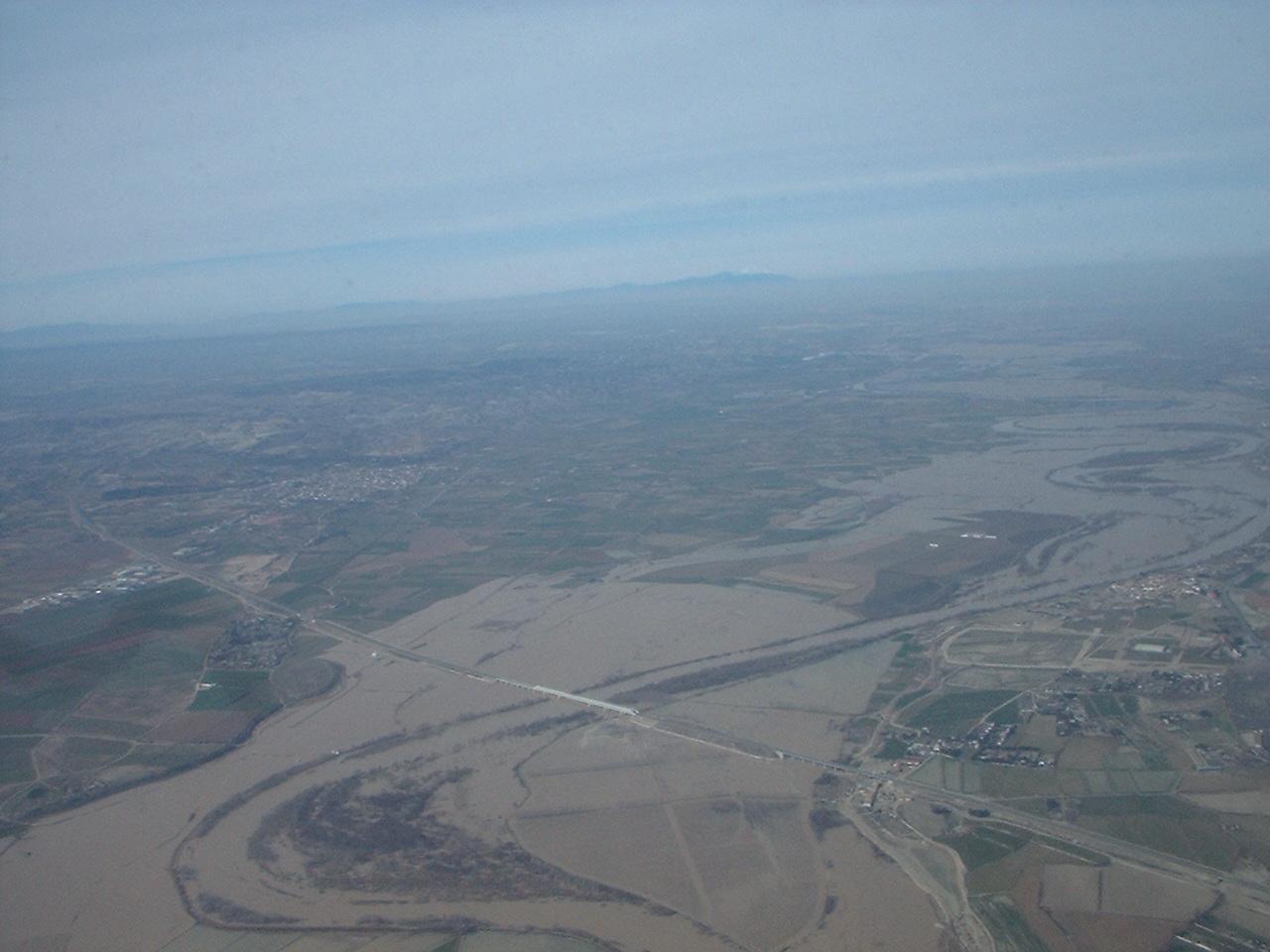 Crecida del Ebro el día 9-02-03 a su paso por la provincia de Zaragoza. 20.