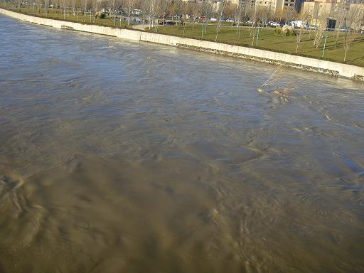 Riada del Ebro el 23 de enero de 2013 a su paso por Zaragoza. 10