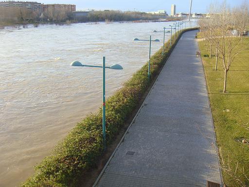 Riada del Ebro el 23 de enero de 2013 a su paso por Zaragoza. 14