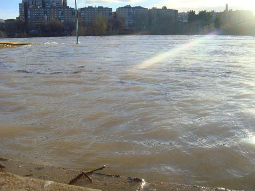 Riada del Ebro el 23 de enero de 2013 a su paso por Zaragoza. 18.