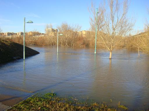 Riada del Ebro el 23 de enero de 2013 a su paso por Zaragoza. 3
