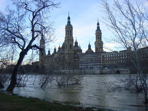 Riada del Ebro el 23 de enero de 2013 a su paso por Zaragoza. 30.