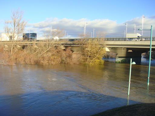 Riada del Ebro el 23 de enero de 2013 a su paso por Zaragoza. 5