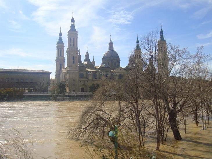 Riada del Ebro el 1 de marzo de 2015 a su paso por Zaragoza. 7