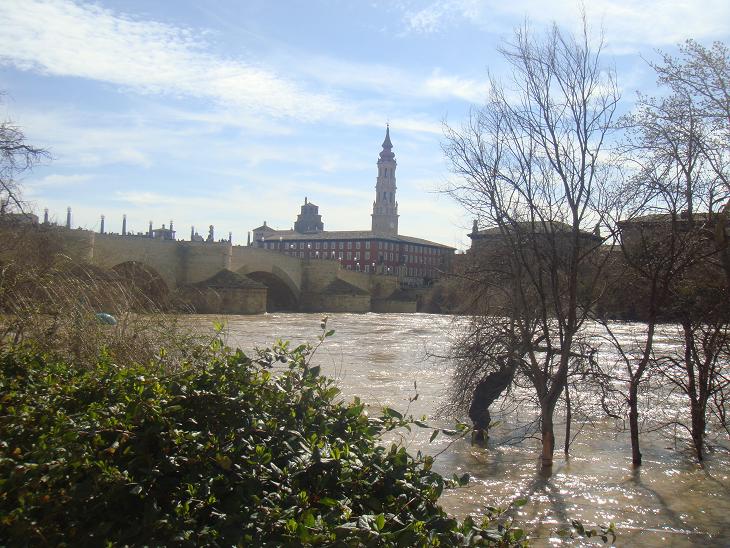 Riada del Ebro el 1 de marzo de 2015 a su paso por Zaragoza. 9